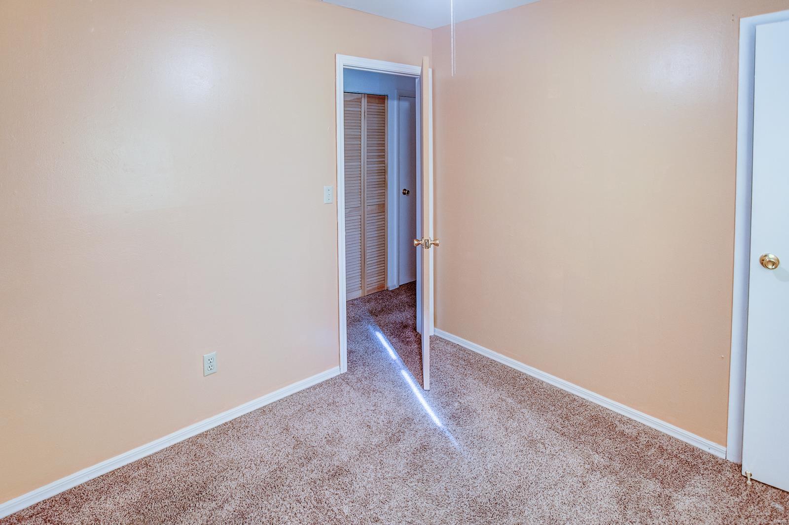 2622 Pontoon Road Granite City, IL 62040 - Photo 14 of 32 Gallery Image 14