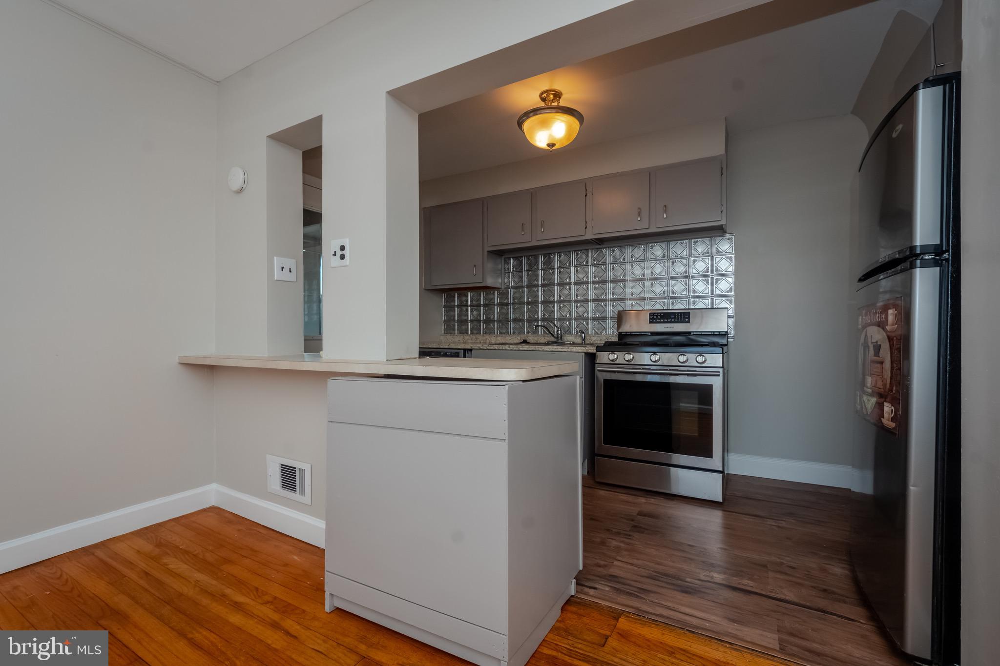 648 Middlesex Road Essex, MD 21221 - Photo 8 of 37