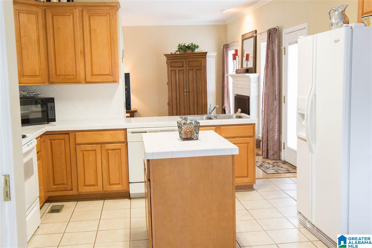 116 Twin Oaks Circle Chelsea, AL 35043 - Photo 11 of 45