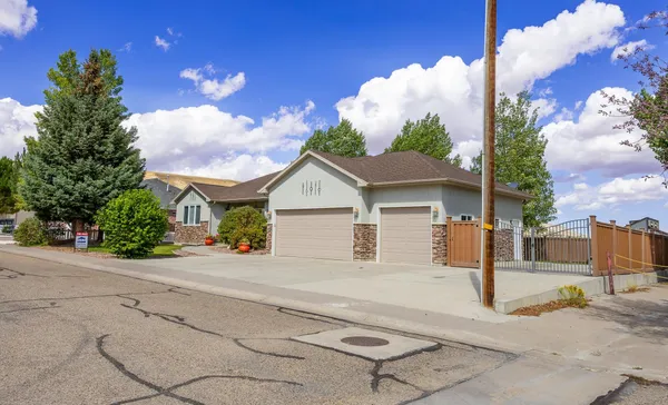 $639,900 | 3001 Driftwood Lane, Rock Springs, WY 82901