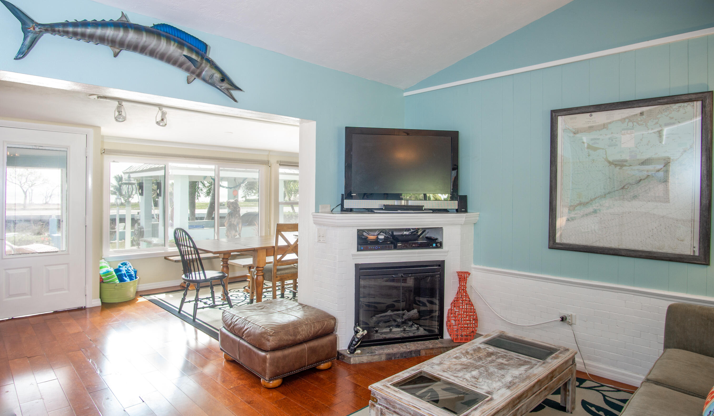 90 Sombrero Beach Road Marathon, FL 33050 - Photo 12 of 42 Living Rom