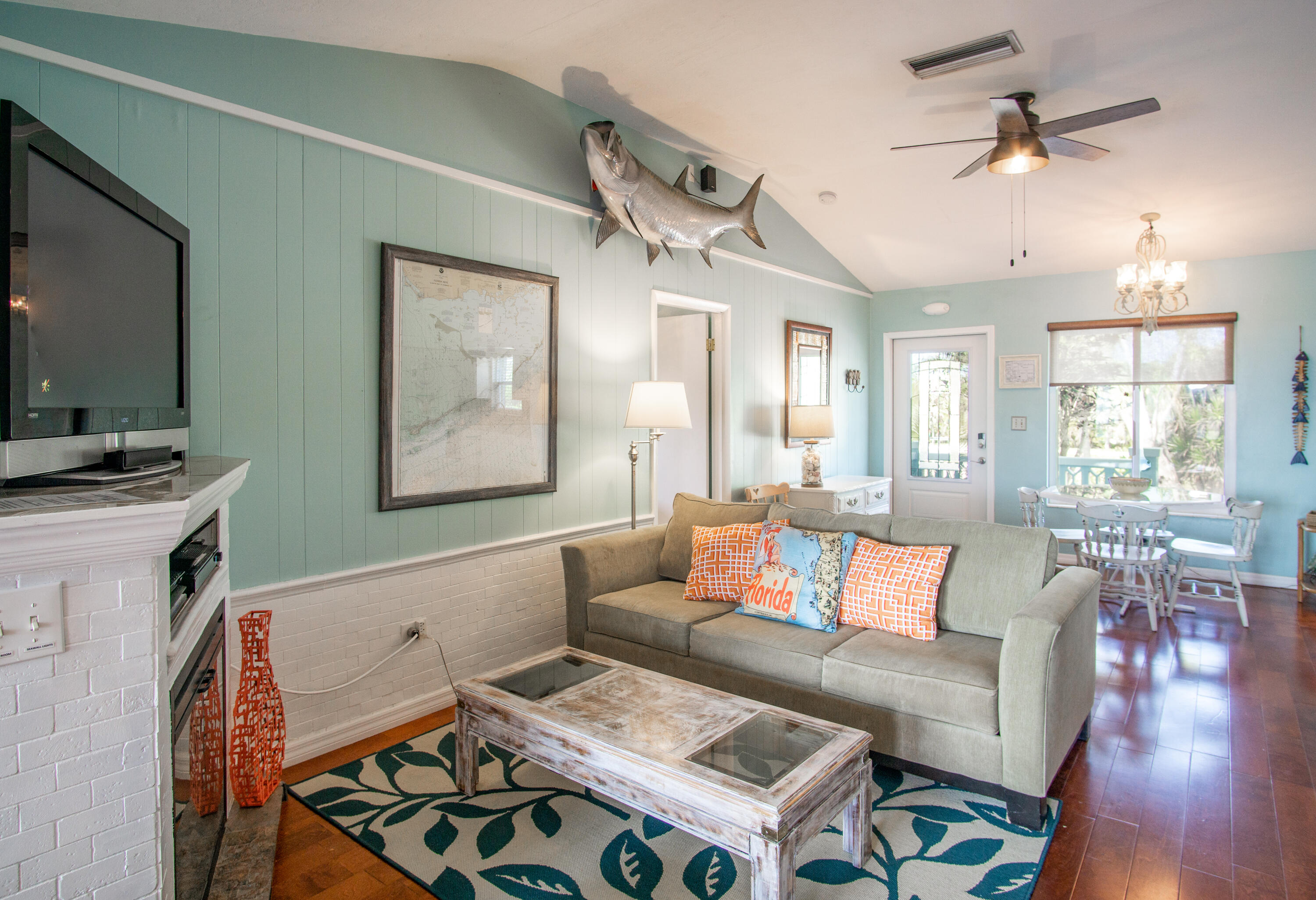 90 Sombrero Beach Road Marathon, FL 33050 - Photo 13 of 42 Living Room (2)