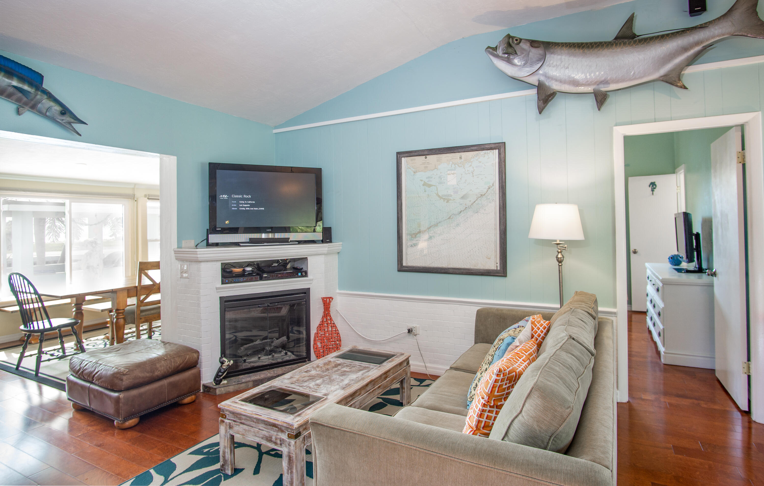 90 Sombrero Beach Road Marathon, FL 33050 - Photo 15 of 42 Living room