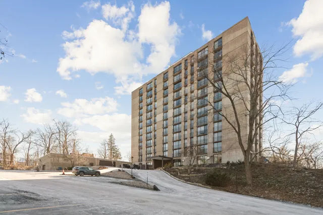 $99,000 | 1800 7th Street, Unit 11C, East Moline, IL 61244