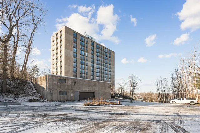 $99,000 | 1800 7th Street, Unit 11C, East Moline, IL 61244