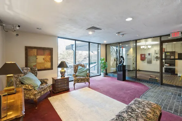 $87,900 | 1800 7th Street, Unit 11C, East Moline, IL 61244