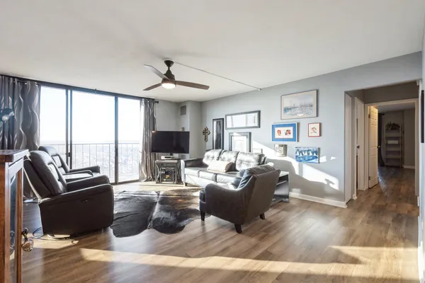 $87,900 | 1800 7th Street, Unit 11C, East Moline, IL 61244