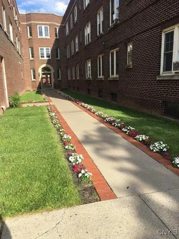 $1,100 | 2600 James Street, Unit 22, Syracuse, NY 13206