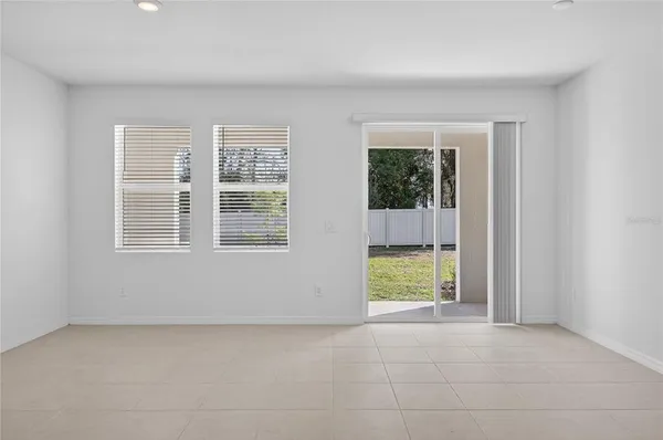 $2,199 | 3346 Lapis Lk Drive, Zephyrhills, FL 33541