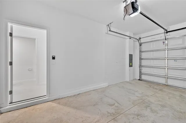 $2,200 | 3346 Lapis Lk Drive, Zephyrhills, FL 33541