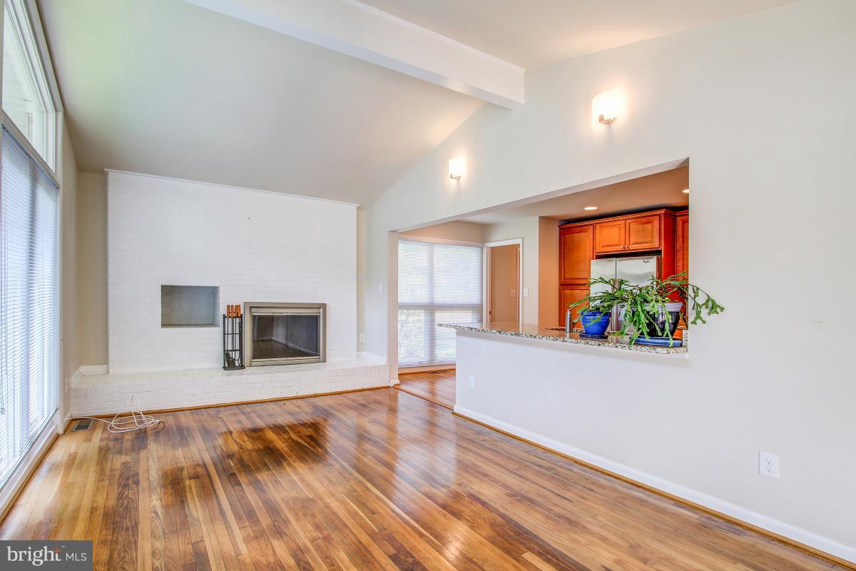 1700 Beaver Circle Reston, VA 20190 - Photo 11 of 30 Family Room