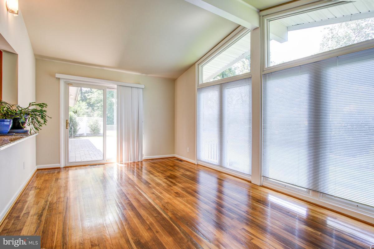 1700 Beaver Circle Reston, VA 20190 - Photo 13 of 30 Family Room