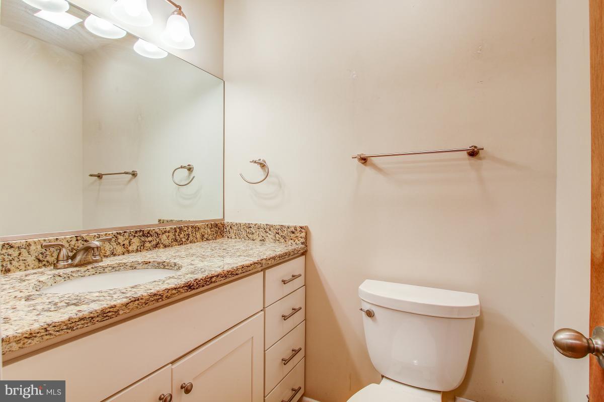 1700 Beaver Circle Reston, VA 20190 - Photo 15 of 30 Bath