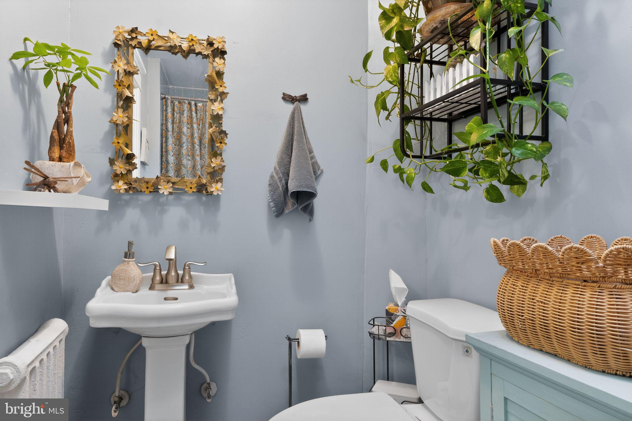 1120 Roland Heights Avenue Baltimore, MD 21211 - Photo 14 of 17 Full bathroom