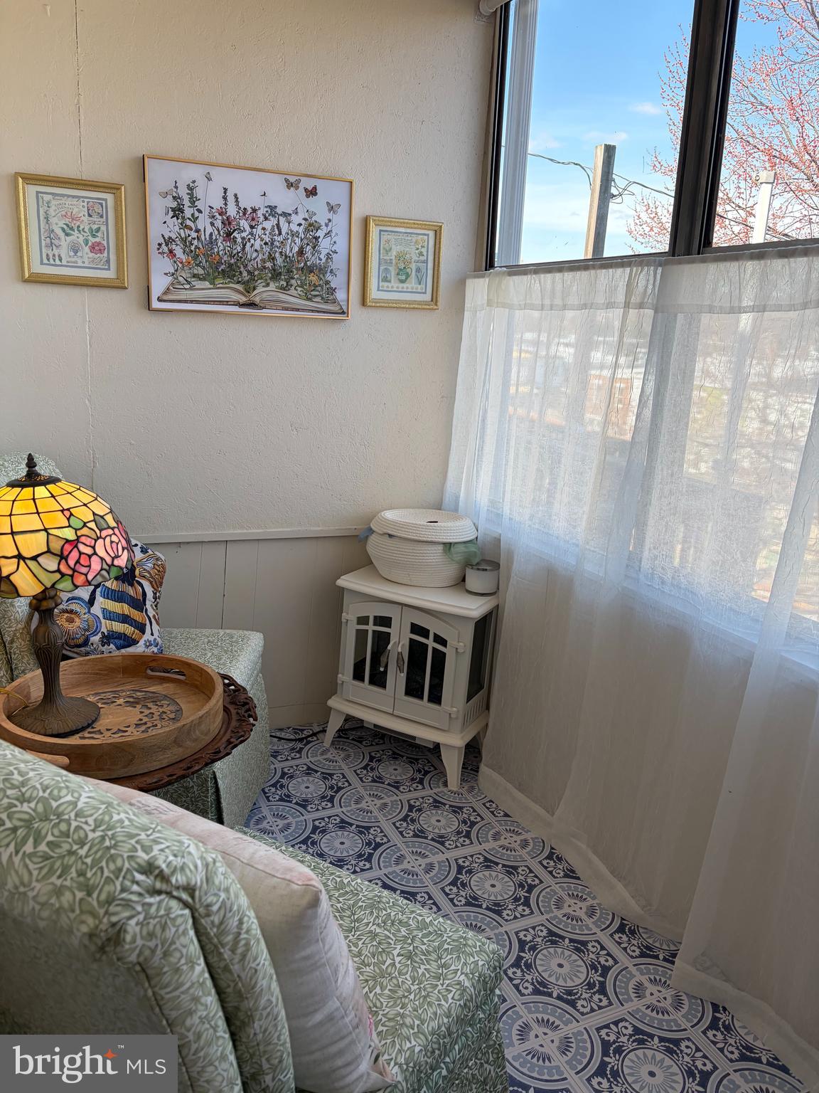 1120 Roland Heights Avenue Baltimore, MD 21211 - Photo 10 of 17 Back sunporch