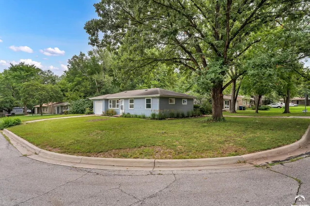 $274,500 | 1620 West 20th Terrace, Lawrence, KS 66046