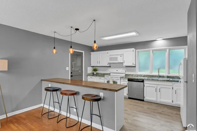 $274,500 | 1620 West 20th Terrace, Lawrence, KS 66046