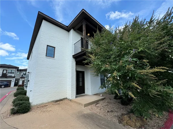 $2,100 | 203 Brentwood Drive East, Unit 76, College Station, TX 77840