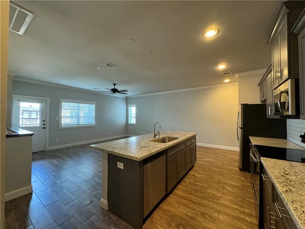 $2,100 | 203 Brentwood Drive East, Unit 76, College Station, TX 77840