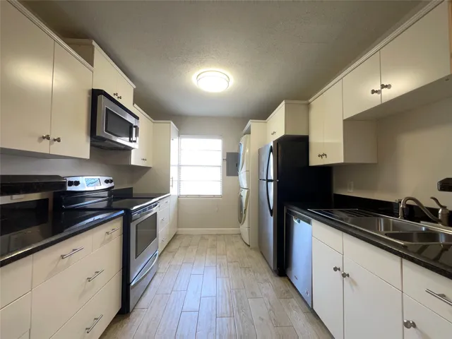 $1,575 | 1502 Heights Boulevard, Unit 4, Houston, TX 77008