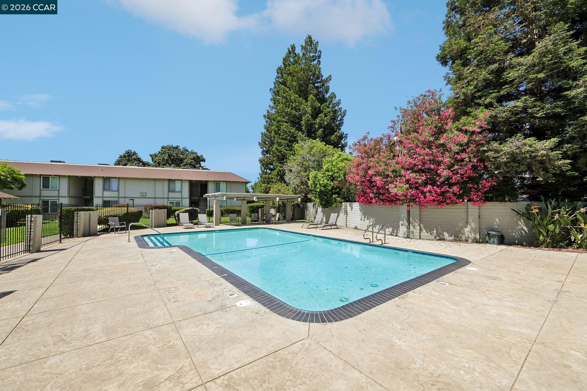 825 Oak Grove Road, Unit 40 Concord, CA 94518 - Photo 34 of 38