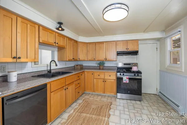 $385,000 | 4011 Buttrick Avenue Southeast, Ada, MI 49301