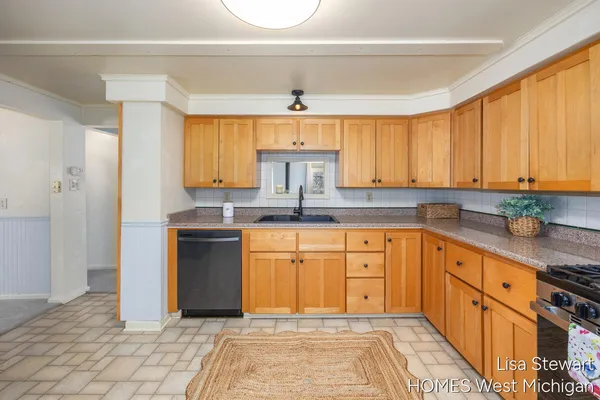 $385,000 | 4011 Buttrick Avenue Southeast, Ada, MI 49301