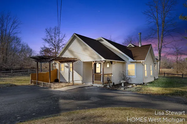 $385,000 | 4011 Buttrick Avenue Southeast, Ada, MI 49301