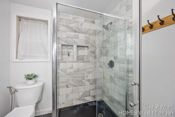 $385,000 | 4011 Buttrick Avenue Southeast, Ada, MI 49301