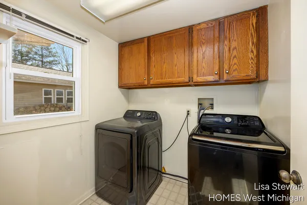 $385,000 | 4011 Buttrick Avenue Southeast, Ada, MI 49301