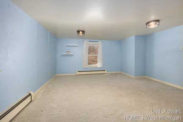 $385,000 | 4011 Buttrick Avenue Southeast, Ada, MI 49301