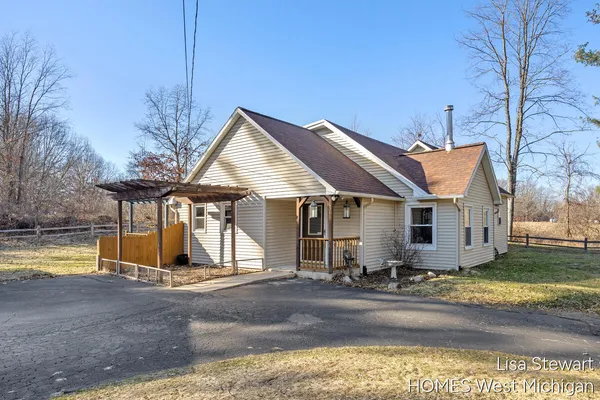 $385,000 | 4011 Buttrick Avenue Southeast, Ada, MI 49301