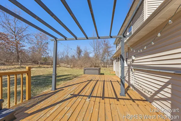 $385,000 | 4011 Buttrick Avenue Southeast, Ada, MI 49301