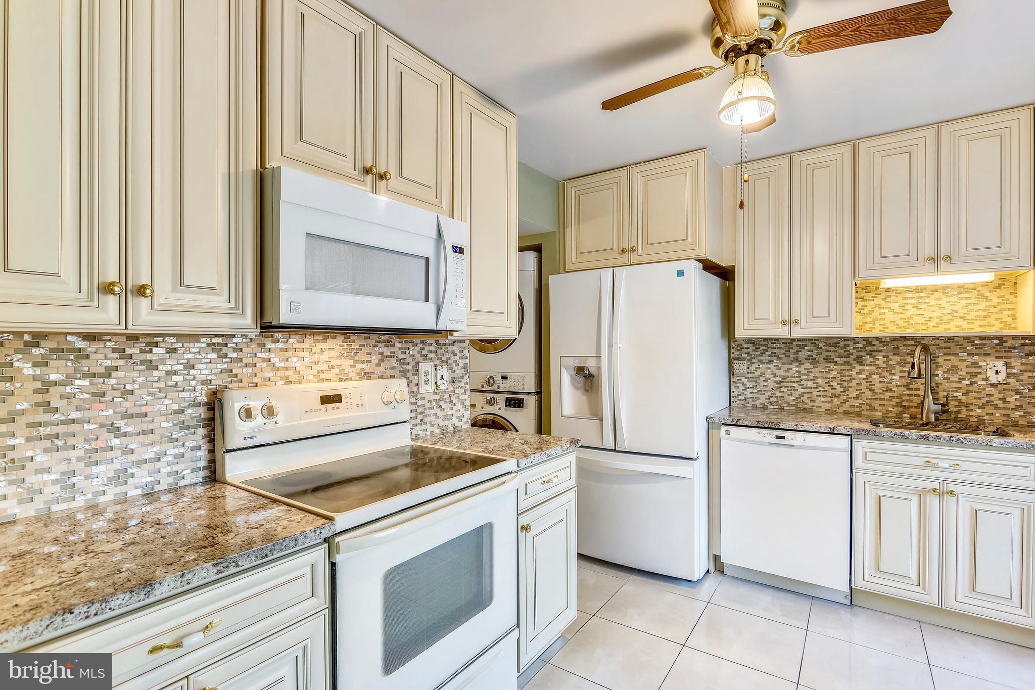 9452 Horizon Run Road, Unit 14 Gaithersburg, MD 20886 - Photo 2 of 32 Kitchen