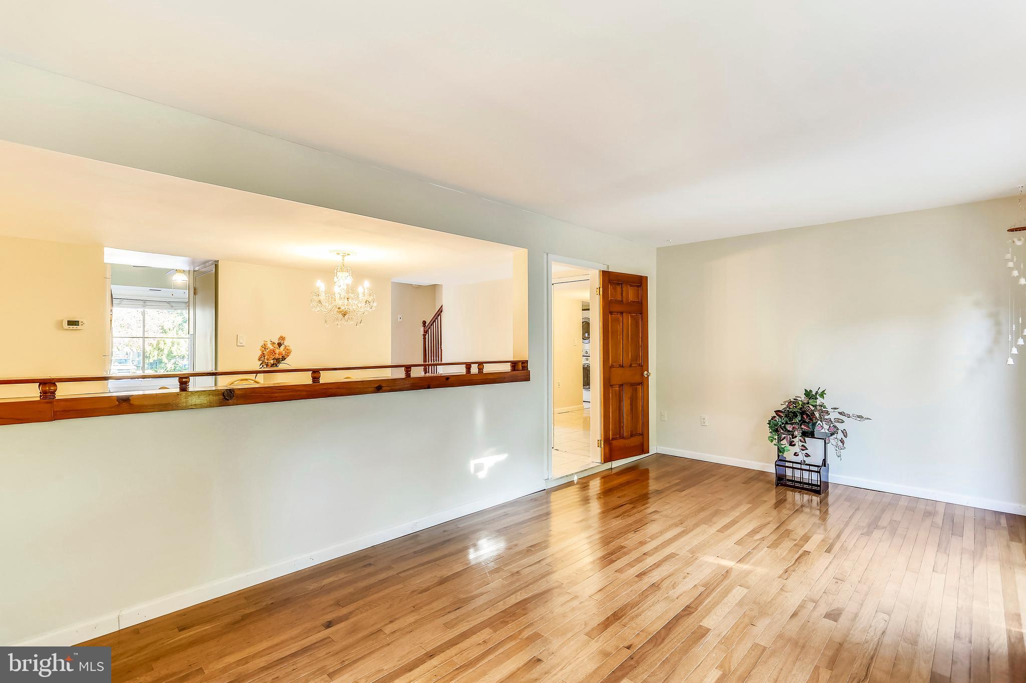 9452 Horizon Run Road, Unit 14 Gaithersburg, MD 20886 - Photo 7 of 32 Living Room with Gorgeous Hardwood floors