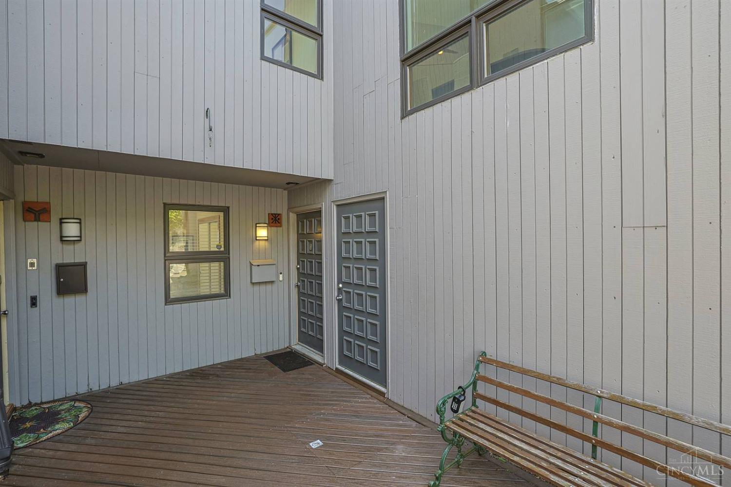 1022 Hatch Street Cincinnati, OH 45202 - Photo 4 of 50