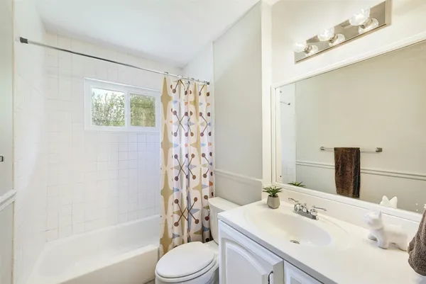 $1,995 | 8527 Maine Drive, Austin, TX 78758