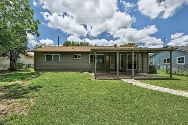 $1,995 | 8527 Maine Drive, Austin, TX 78758