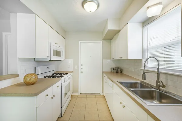 $1,995 | 8527 Maine Drive, Austin, TX 78758