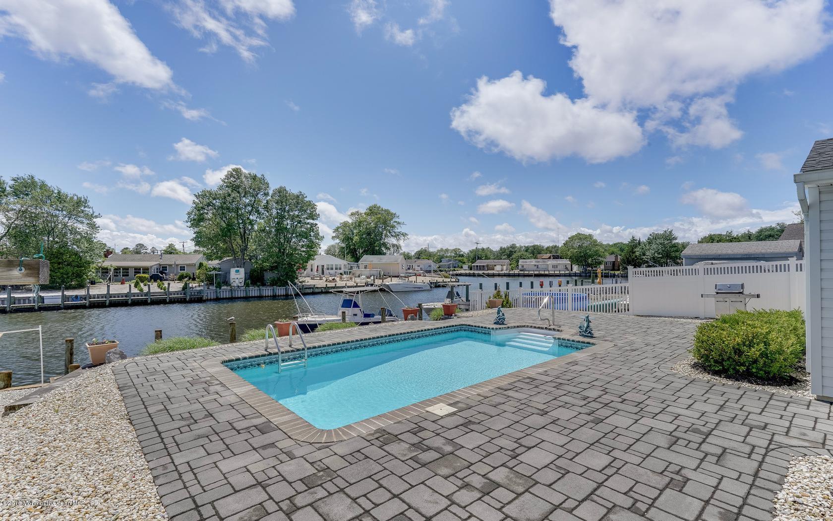 216 Maplewood Road Barnegat, NJ 08005 - Photo 4 of 37 30