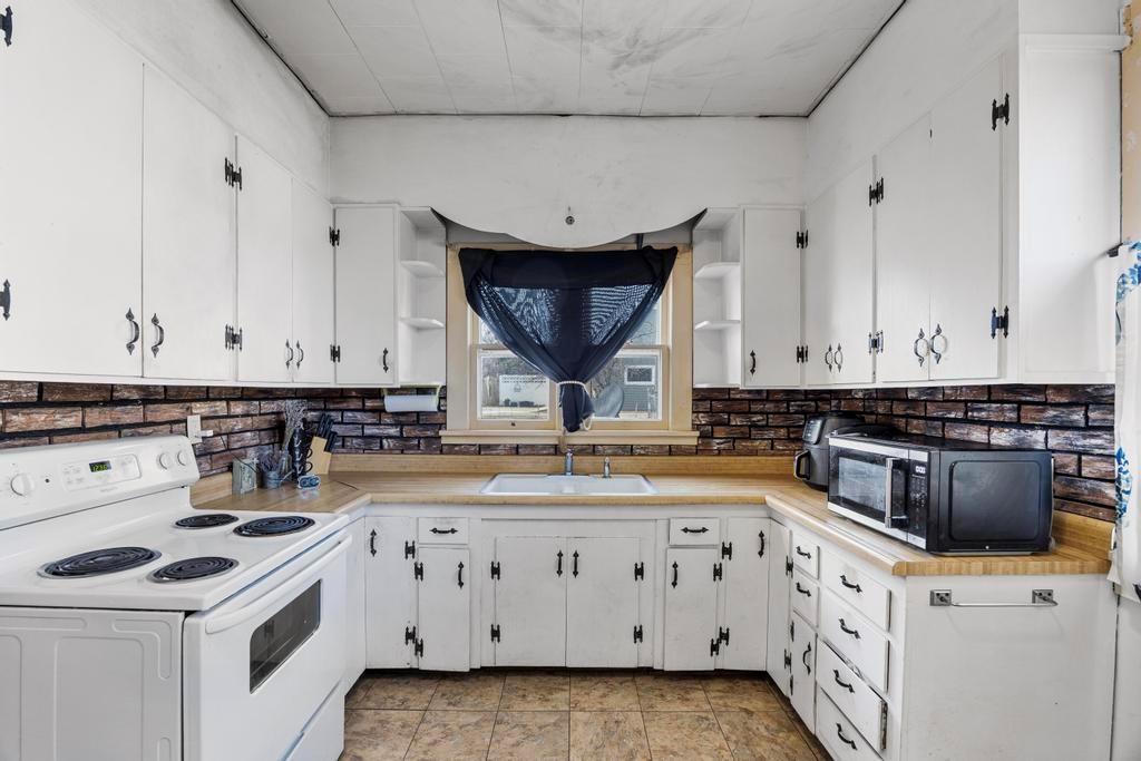 910 South Judson Street Fort Scott, KS 66701 - Photo 13 of 26