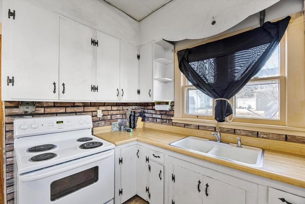 910 South Judson Street Fort Scott, KS 66701 - Photo 14 of 26