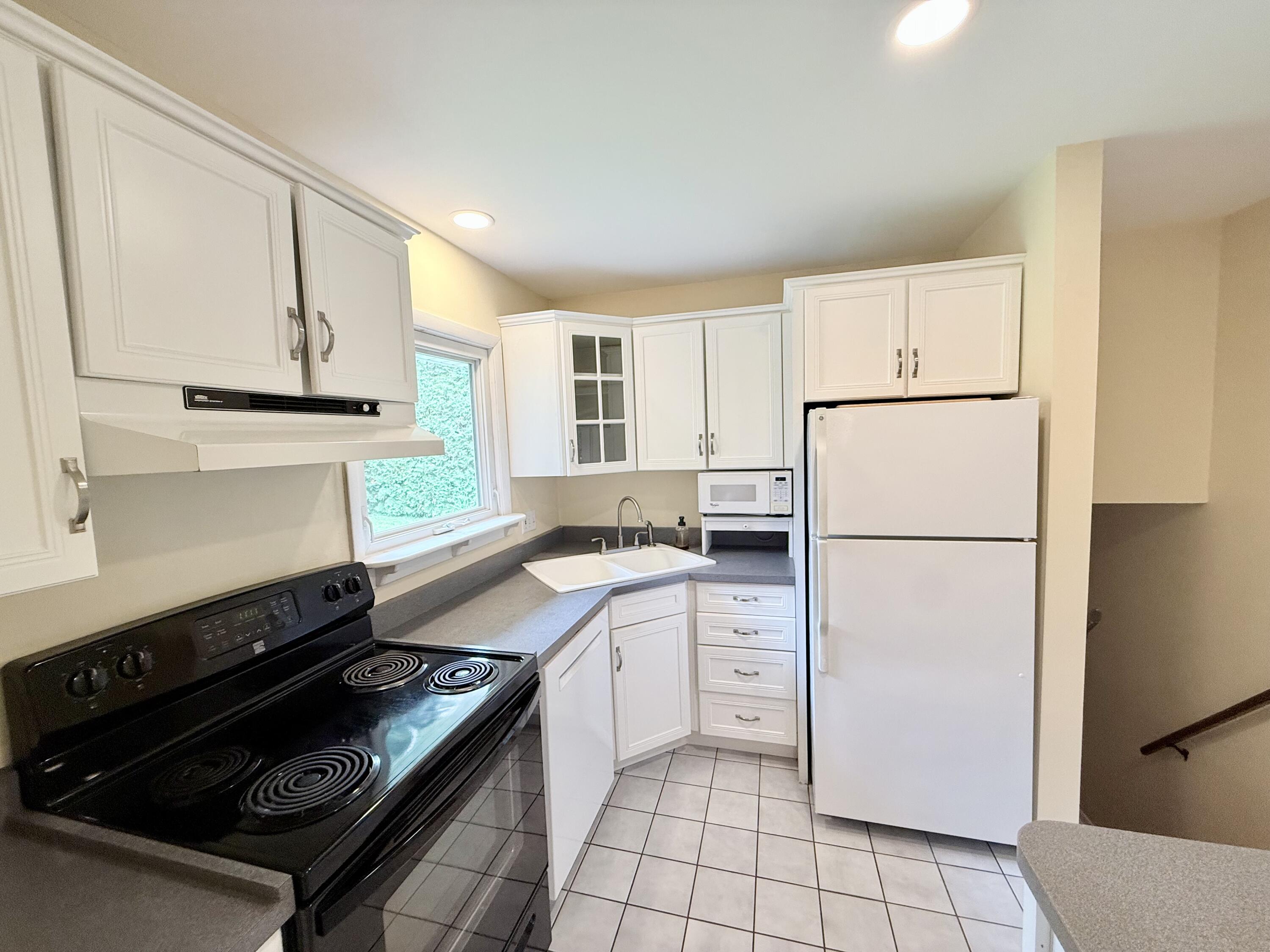 25 Addoms Street Plattsburgh, NY 12901 - Photo 8 of 27