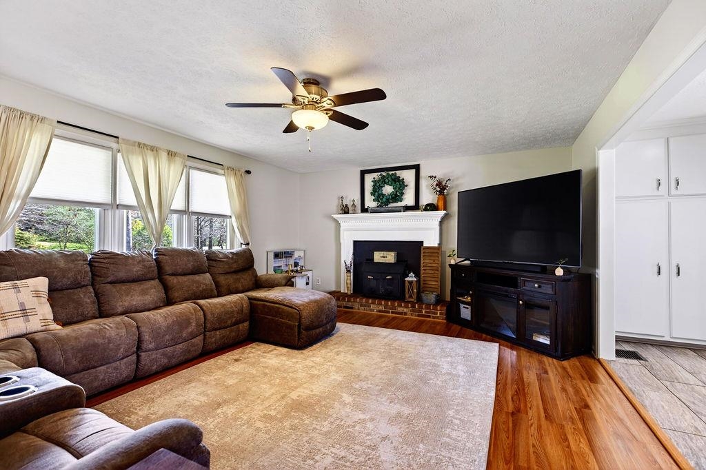 933 Ladd Road Waynesboro, VA 22980 - Photo 3 of 64