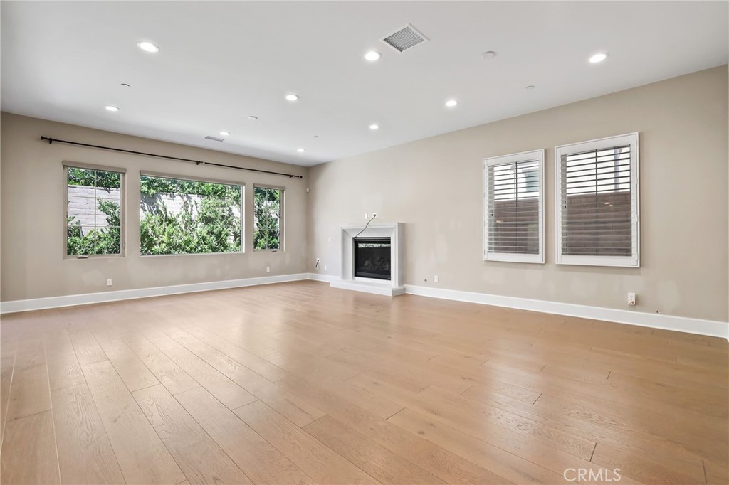 77 Rockinghorse Irvine, CA 92602 - Photo 7 of 57