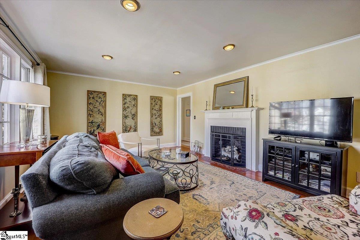 502 Lowndes Hill Road Greenville, SC 29607 - Photo 12 of 35 Gallery Image 12