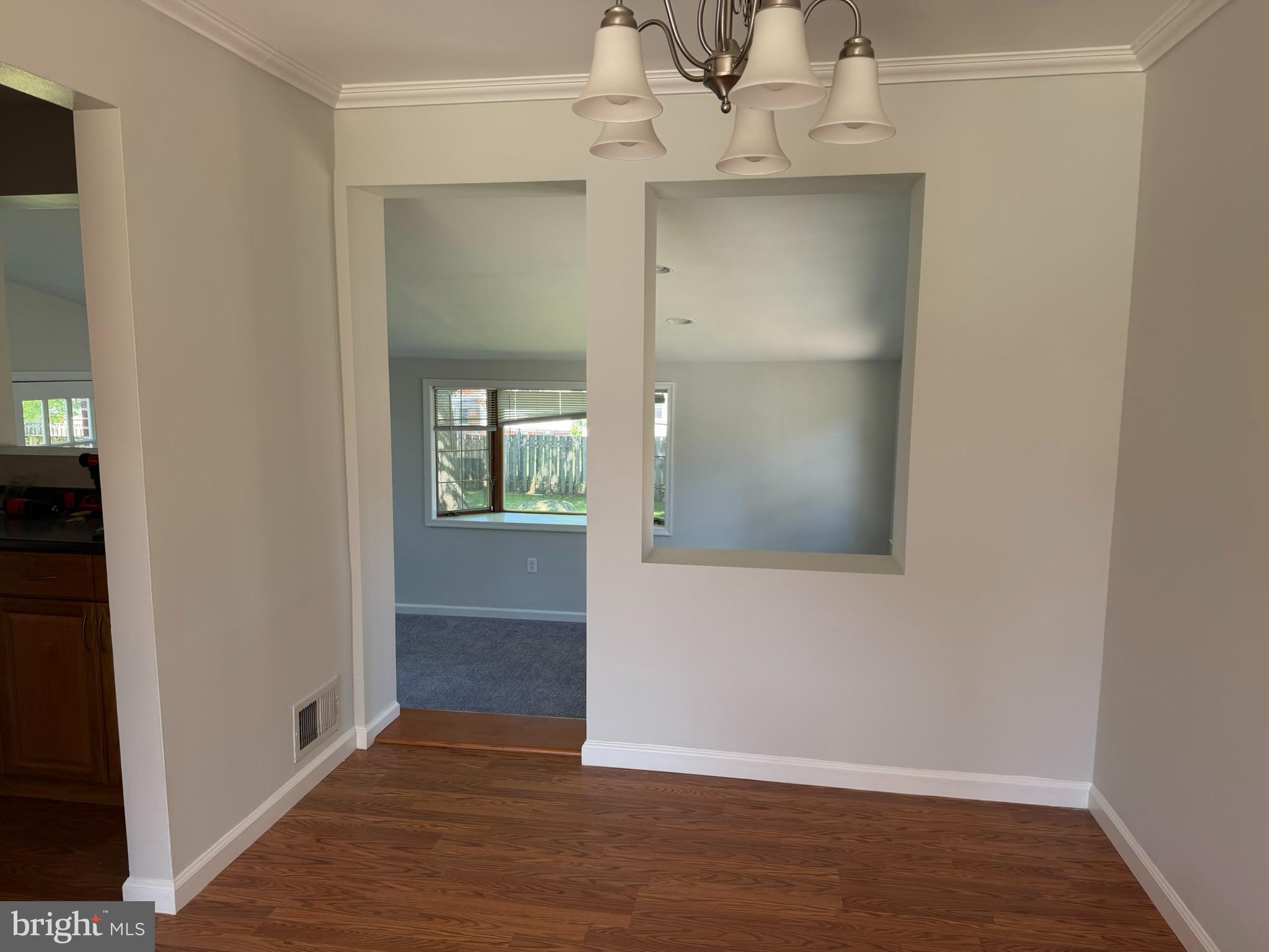 13206 Holdridge Road Silver Spring, MD 20906 - Photo 4 of 14 Dining
