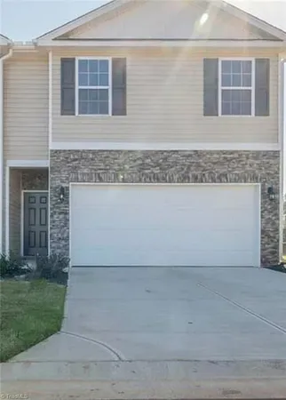 $2,700 | 1325 Broholmer Lane, Greensboro, NC 27405