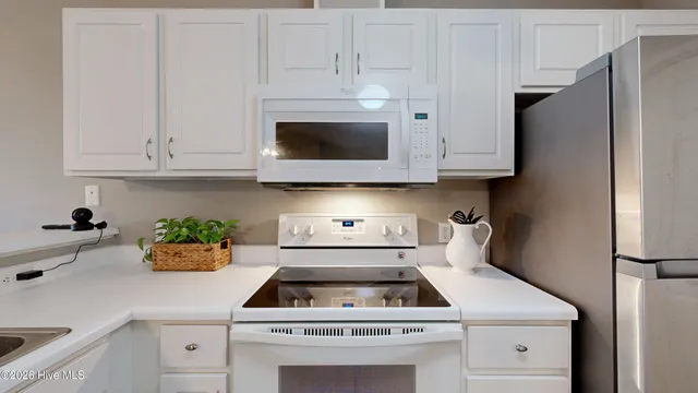 $185,000 | 2221 Locksley Woods Drive, Unit G, Greenville, NC 27858