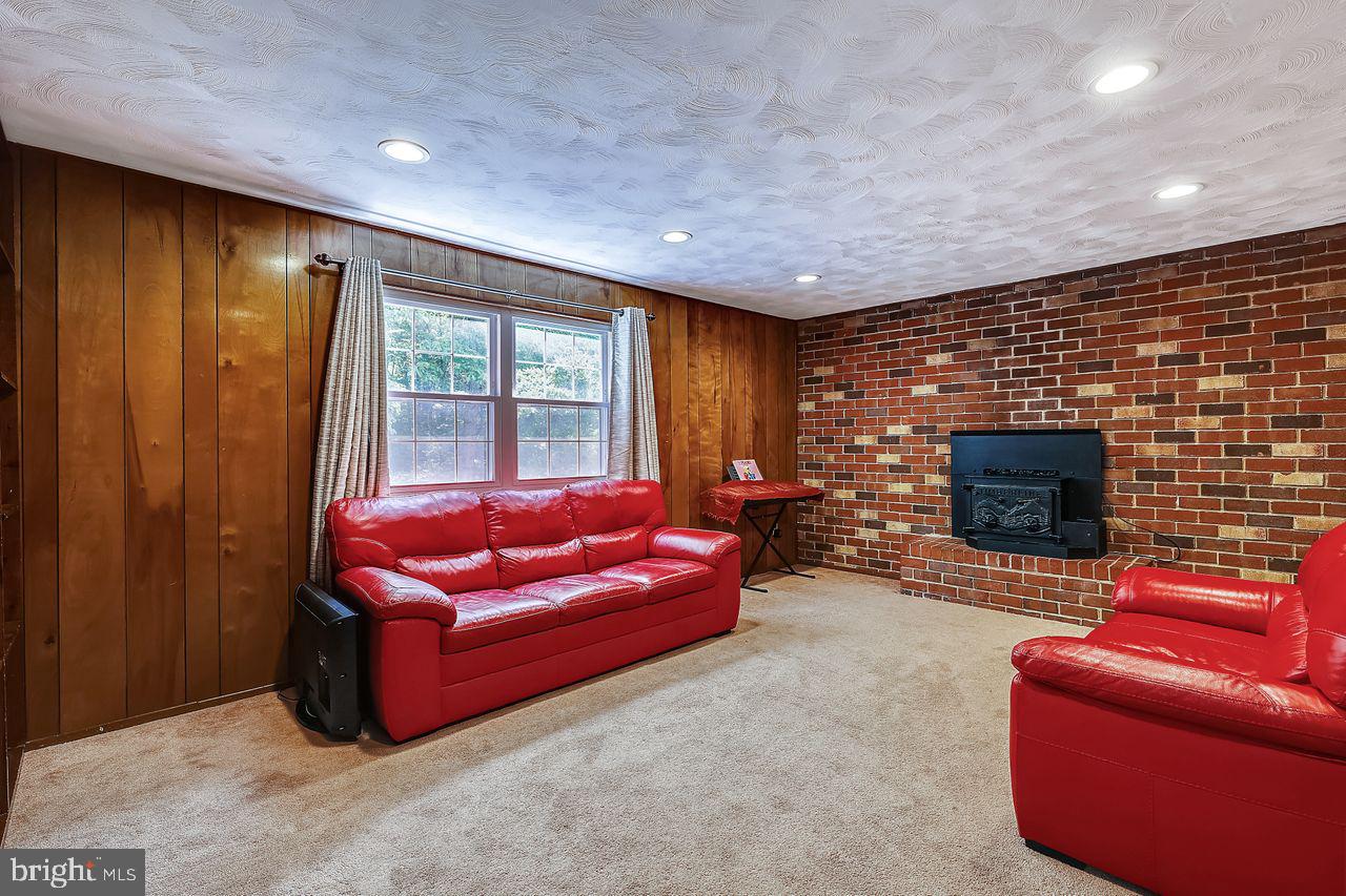 8405 Montpelier Drive Laurel, MD 20708 - Photo 11 of 30